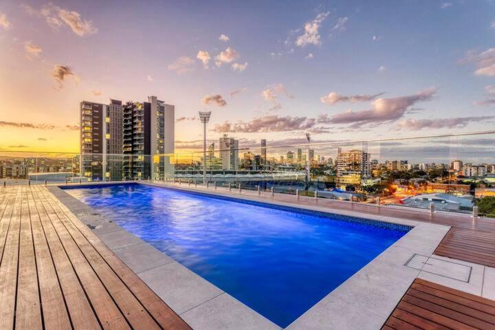 Inner City 1 Bedroom Apartment With Rooftop Pool And Parking - Serain Residences Brisbane Exterior foto
